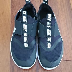 Brand new Nike size 1 shoes kids